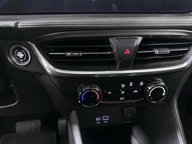 Used 2024 Buick Encore GX Preferred FWD image 17