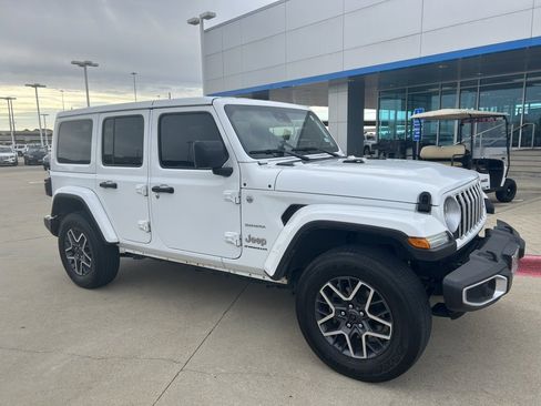 Used 2024 Jeep Wrangler Sahara w/ Dual Top Group image 13