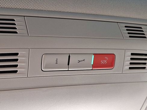 Used 2022 Volkswagen Taos SE image 26