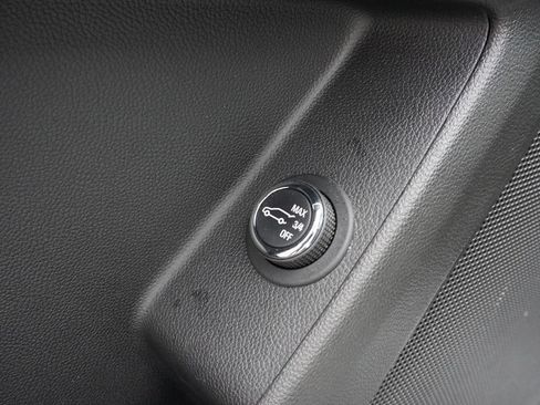 Used 2023 Chevrolet Traverse LT AWD/4WD image 43