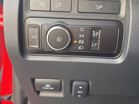 Used 2023 Ford F250 Lariat w/ Chrome Package image 18