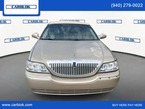 Used 2011 Lincoln Town Car Signature Limited w/ Continental Edition Pkg image 2