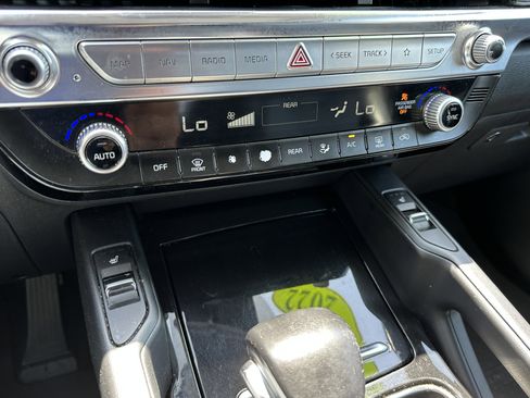 Certified 2022 Kia Telluride S FWD image 33