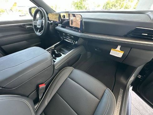 New 2025 Chevrolet Suburban Premier image 64