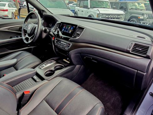 Used 2023 Honda Passport TrailSport image 9
