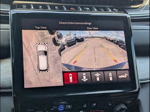 Used 2023 Jeep Grand Cherokee L Overland w/ Advanced Protech Group III image 5