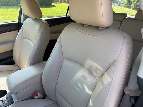Used 2015 Subaru Outback 2.5i Limited AWD/4WD image 9