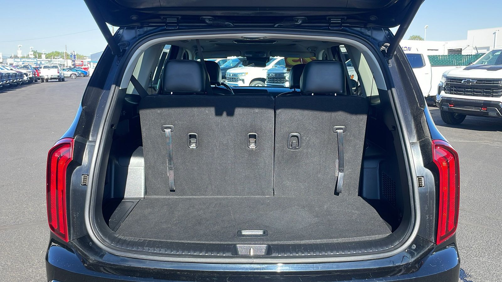 Used 2025 Kia Telluride S AWD/4WD image 11