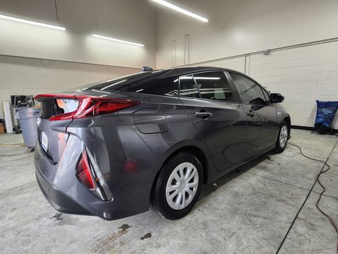Used 2021 Toyota Prius Prime Limited image 31