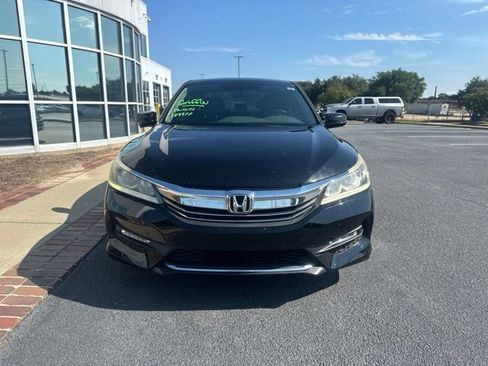 Used 2017 Honda Accord EX-L image 2
