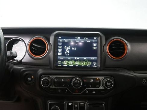 Used 2021 Jeep Gladiator Mojave AWD/4WD image 24