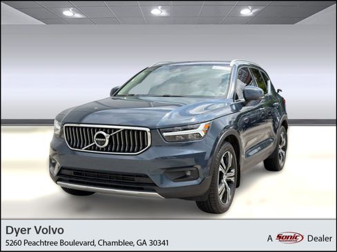 Used 2022 Volvo XC40 T5 Inscription AWD/4WD image 1