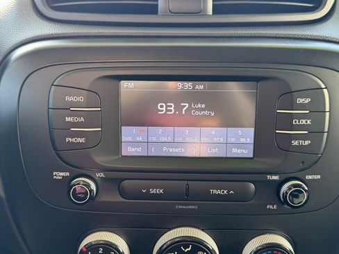 Used 2019 Kia Soul image 19