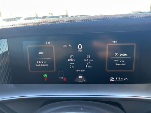 Certified 2025 Volkswagen Tiguan SE image 20