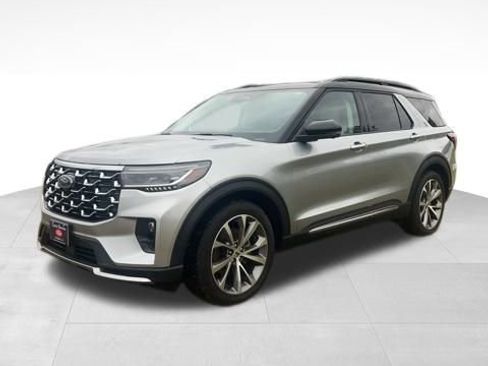 Used 2025 Ford Explorer Platinum w/ Ultimate Package image 3