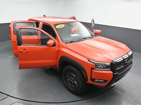 Used 2025 Nissan Frontier PRO-4X image 37
