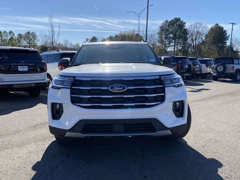 New 2026 Ford Explorer Active w/ Active Comfort Package image 8