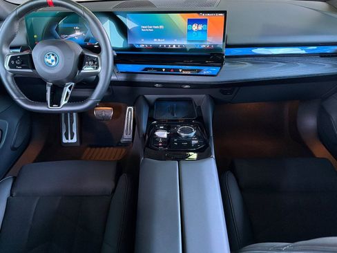 Certified 2025 BMW i5 M60 image 17