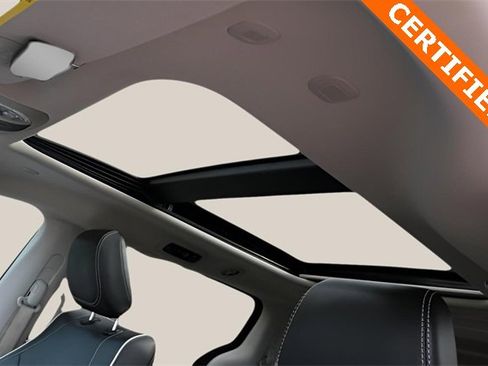 Used 2023 Chrysler Pacifica Limited image 11