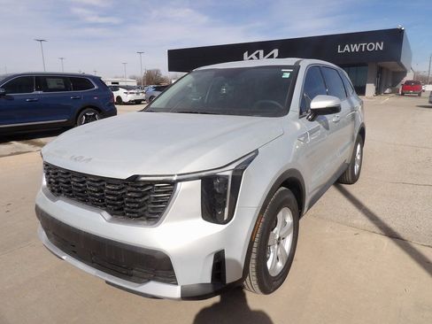 New 2026 Kia Sorento LX image 2