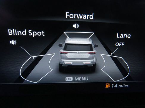 Used 2023 Nissan Pathfinder Platinum image 13