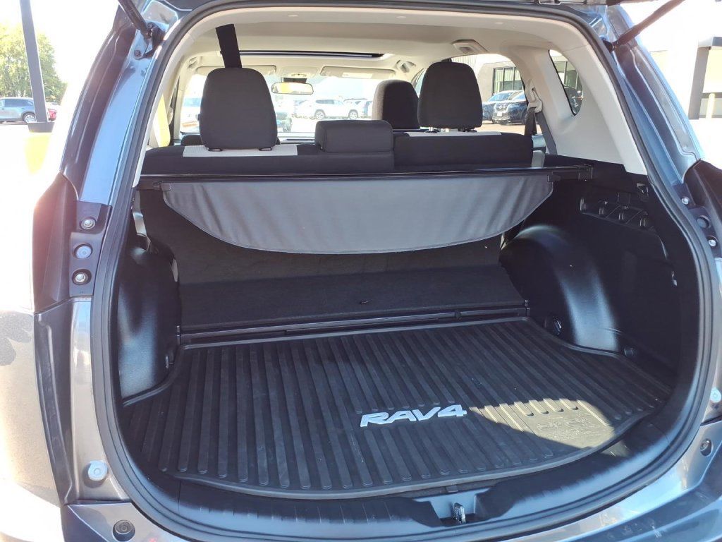Used 2017 Toyota RAV4 XLE w/ All Weather Liner Package AWD/4WD image 10