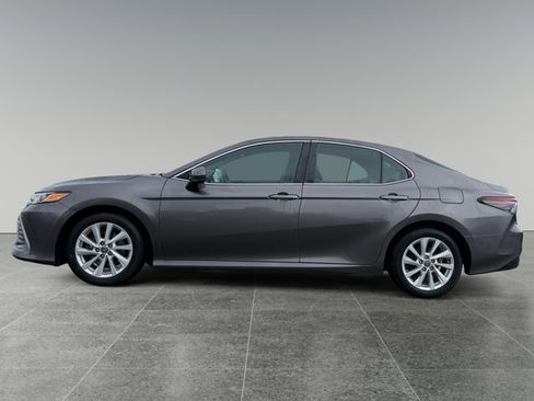 Used 2023 Toyota Camry LE image 2
