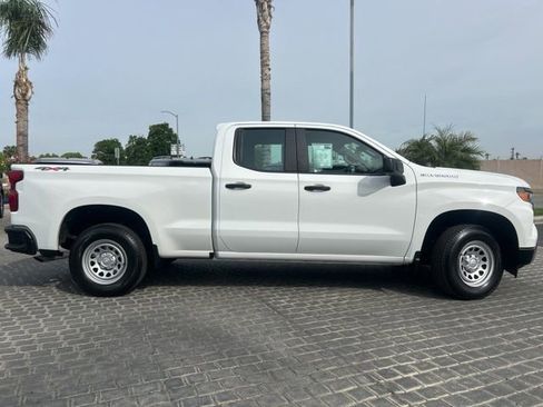 Used 2022 Chevrolet Silverado 1500 W/T w/ Trailering Package image 5