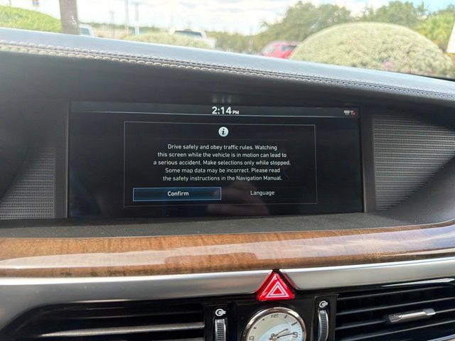 Used 2017 Genesis G90 5.0 Ultimate RWD image 4