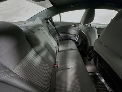 Used 2018 Dodge Charger GT w/ Blacktop Package image 25