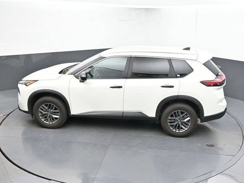 Used 2024 Nissan Rogue S FWD image 39