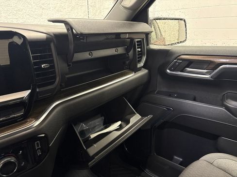 Used 2024 Chevrolet Silverado 1500 RST AWD/4WD image 30