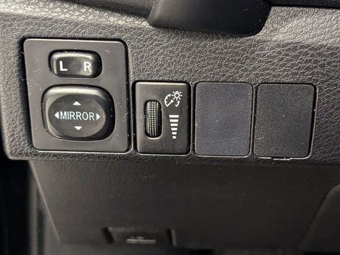 Used 2017 Toyota Corolla SE w/ Carpet Mat Package (TMS) image 13