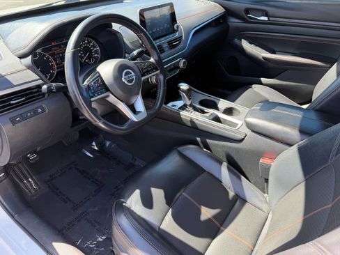 Used 2021 Nissan Altima 2.5 SR image 2