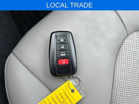 Used 2023 Toyota Camry XLE w/ Cold Weather Package FWD image 31