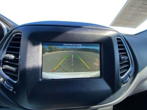 Used 2021 Jeep Compass Sport image 25