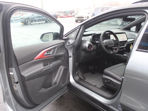 New 2026 Chevrolet Equinox EV RS image 8