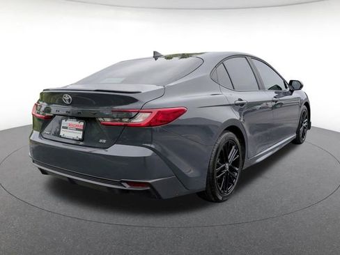 Used 2025 Toyota Camry SE w/ Convenience Package FWD image 6