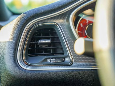 Used 2017 Dodge Challenger SRT Hellcat image 36