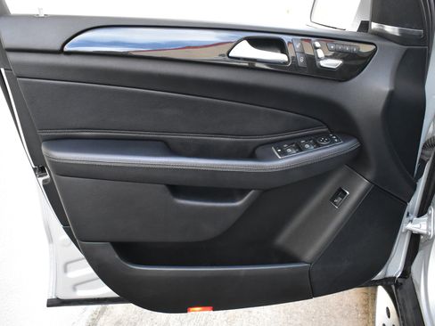 Used 2019 Mercedes-Benz GLS 450 4MATIC w/ Premium 1 Package image 19