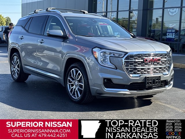 Used 2024 GMC Terrain Denali w/ Denali Premium Package AWD/4WD image 1
