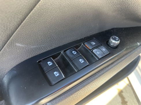 Used 2020 Toyota Camry XSE image 11