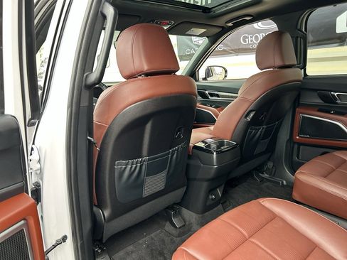 Used 2025 Kia Telluride SX w/ SX Captain's Chair Package AWD/4WD image 14