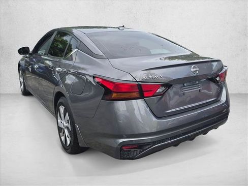 Certified 2025 Nissan Altima 2.5 S FWD image 8