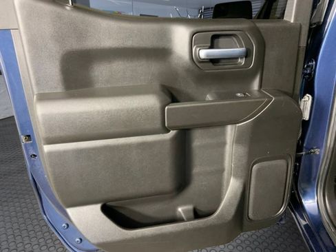 Used 2021 Chevrolet Silverado 1500 LT w/ Z71 Off-Road Package AWD/4WD image 17