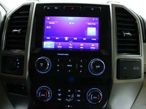 Used 2020 Ford F350 Lariat w/ Snow Plow Prep Package image 21