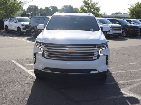 Used 2023 Chevrolet Tahoe High Country w/ Premium Package AWD/4WD image 3