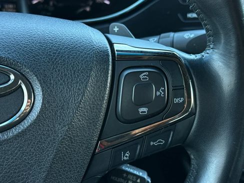 Used 2017 Toyota Avalon Limited image 26