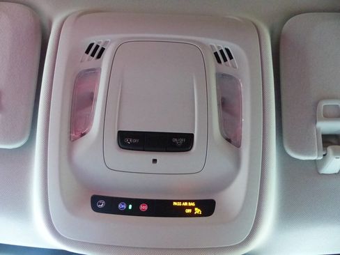 Used 2024 Buick Envision Preferred image 35