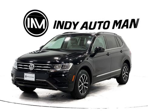 Used 2021 Volkswagen Tiguan SE w/ Panoramic Sunroof Package image 7